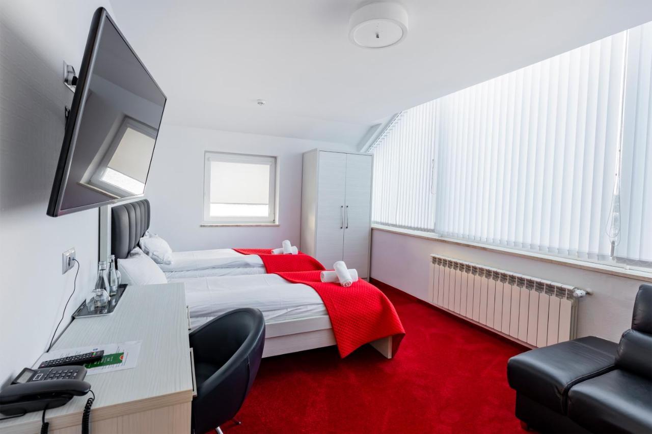 Stacja Snu Hostel Bytow  Bagian luar foto